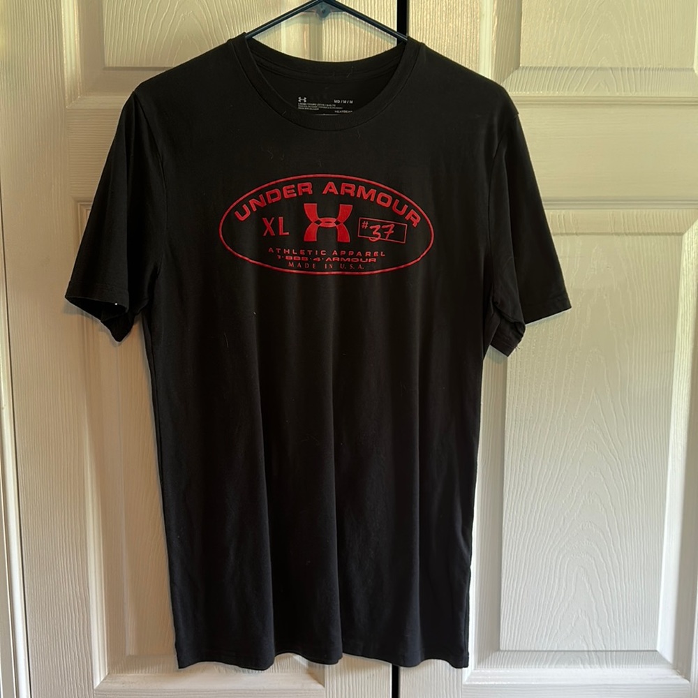 Black under Armour men’s t-shirt